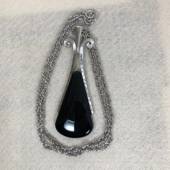 Vintage simulated ebony teardrop necklace - Picture 4 of 6